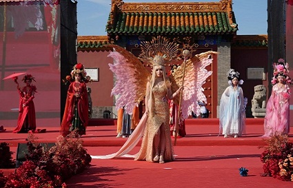 驚艷亮相！統(tǒng)麗化妝系多系列造型秀，演繹多元美學(xué)盛宴